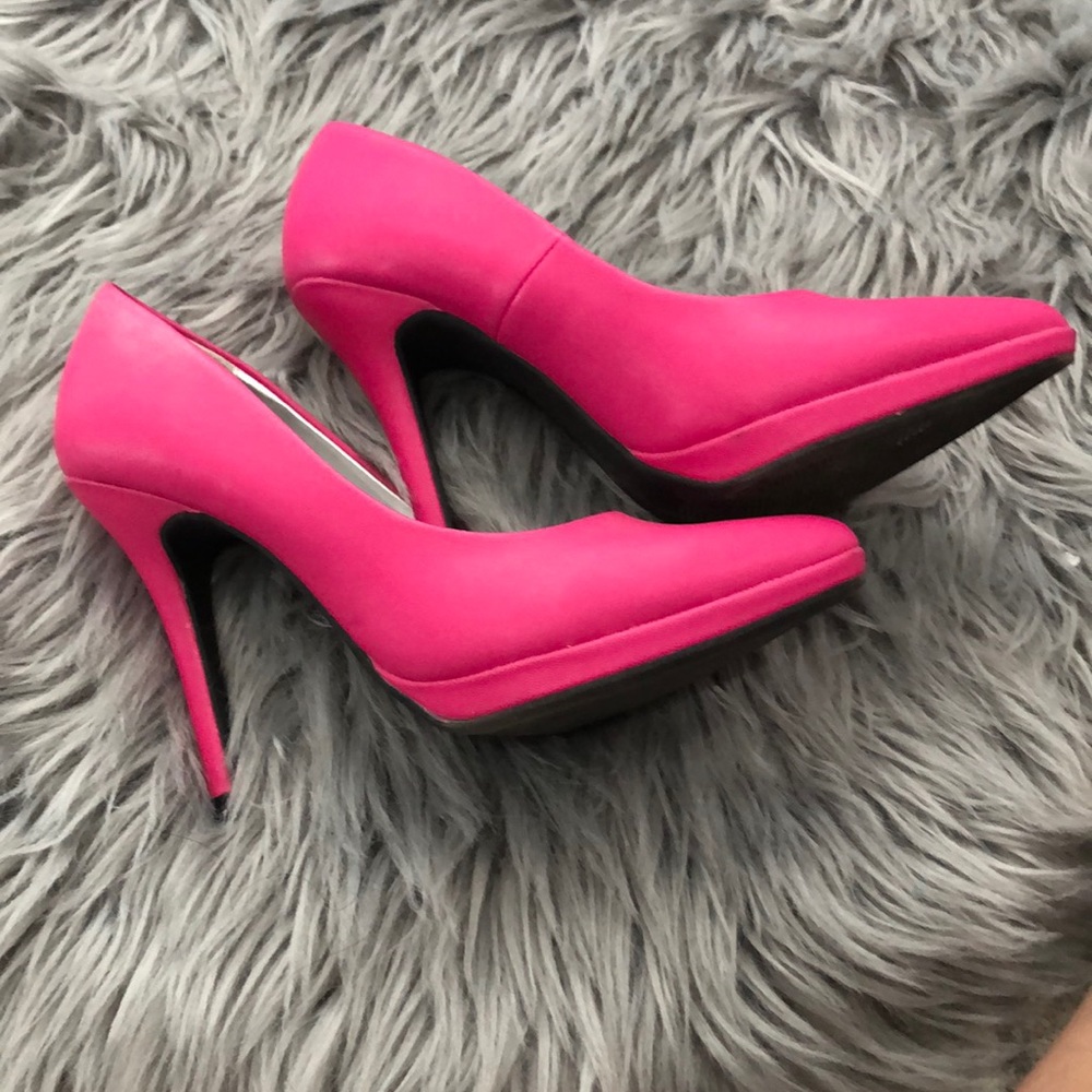 Pink heels!!